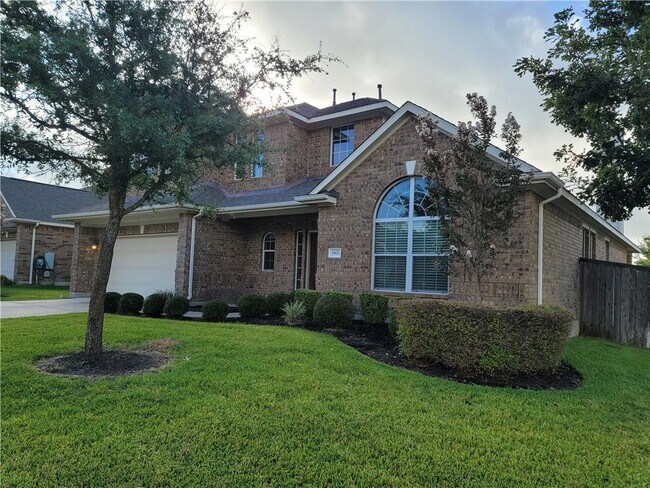 Building Photo - 1901 Woodhaven Ct