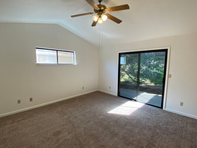 Building Photo - Cypress Hills Home