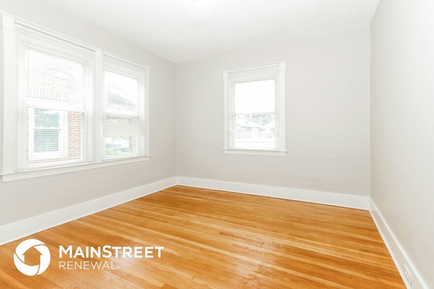 Building Photo - 243 S 43rd St