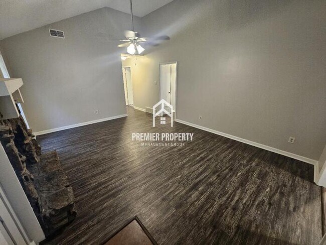 Building Photo - 6856 Starkenburg Ln