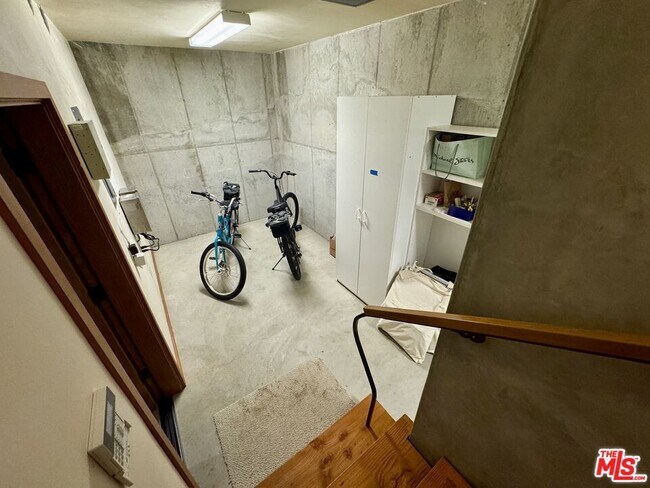 Building Photo - 401 Nicholas Ln