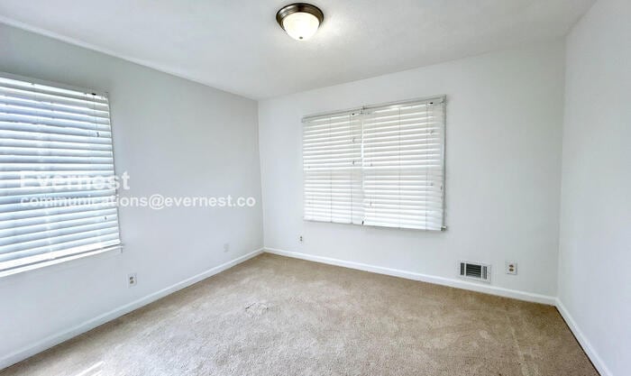 Building Photo - 5151 Vivid Dr SW