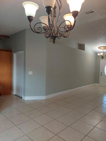 Building Photo - 5419 Blueberry Hill Ave