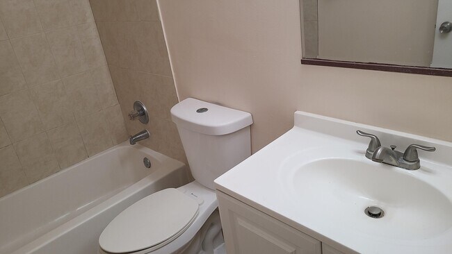 Building Photo - 1803 Wharf Ln