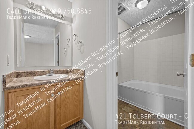 Building Photo - 421 Tolbert Ct