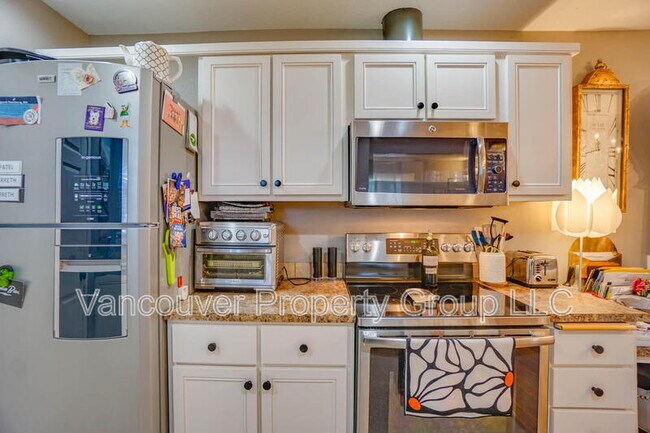 Building Photo - 14019 NE 20th Ave