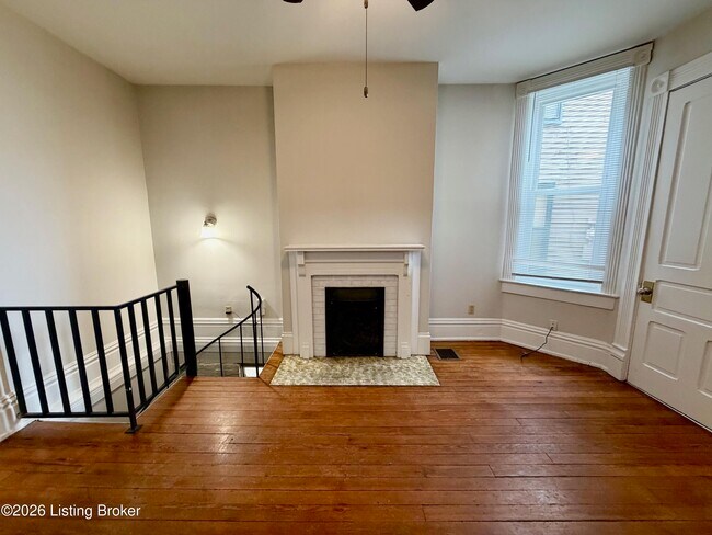 Building Photo - 1210 E Broadway