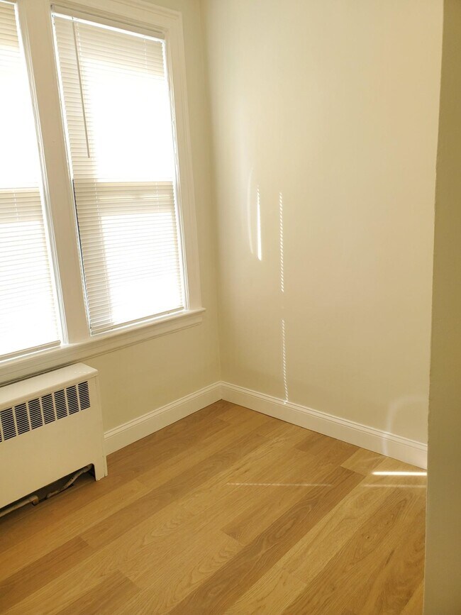Building Photo - 376 Van Nostrand Ave