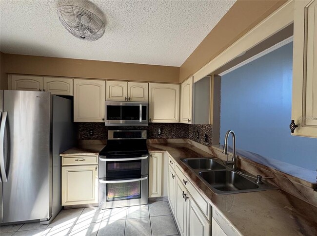 Building Photo - 3330 Sandy Shore Ln