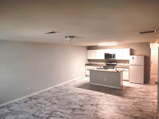 Building Photo - A Fabulous Place to Call Home!