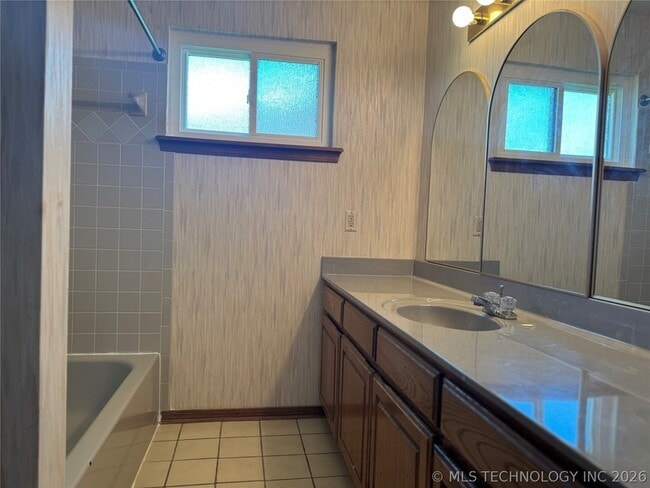 Building Photo - 451 W 113th St