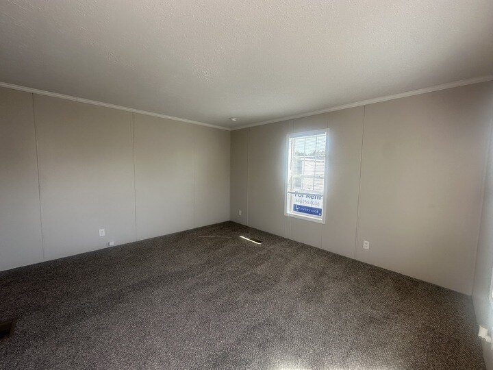 Building Photo - 38041 Chilver Ave