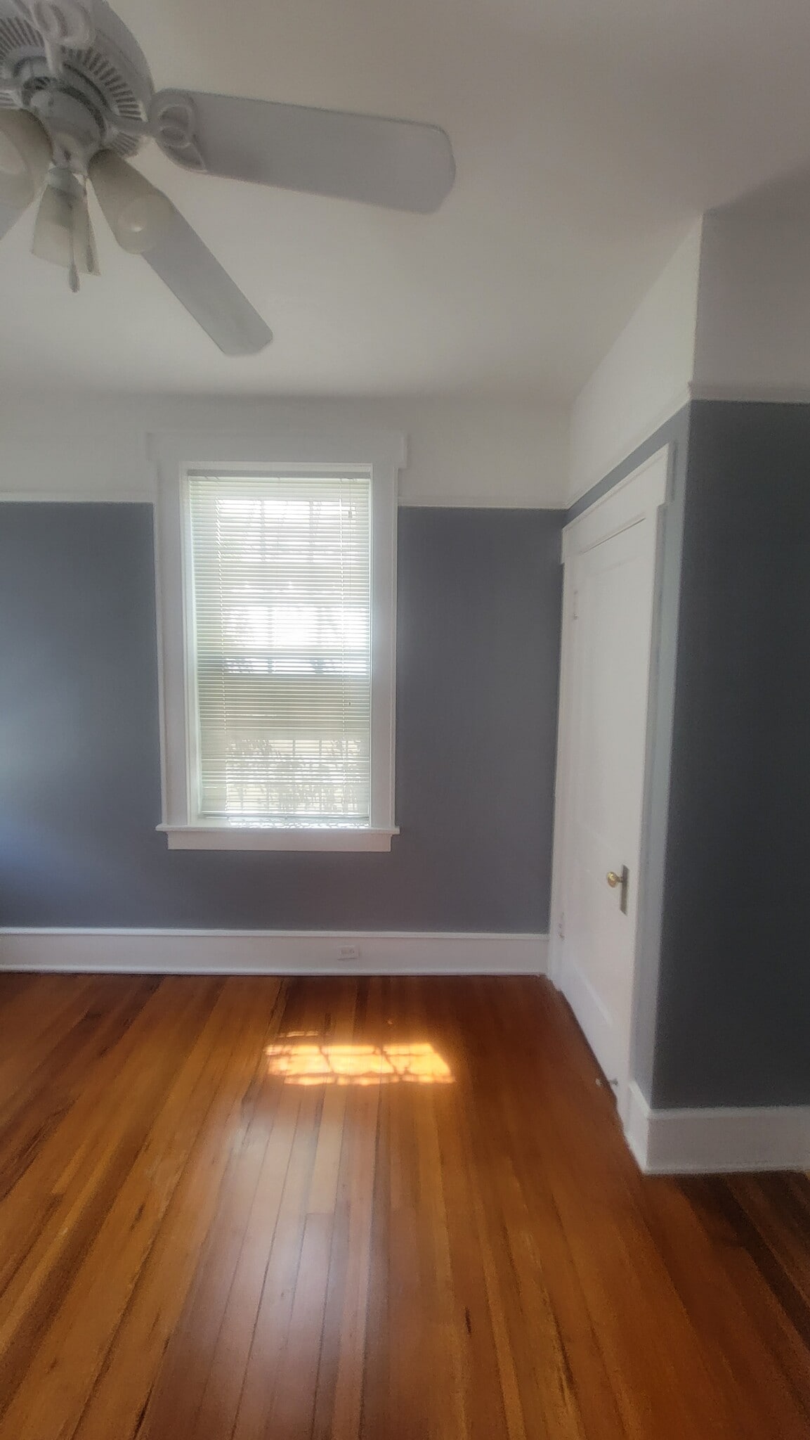 Building Photo - 148 W 6th St