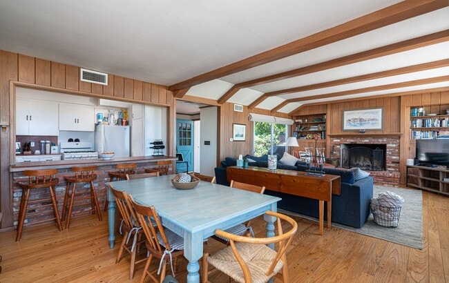 Building Photo - 2124 E Oceanfront