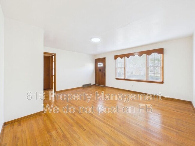 Building Photo - 11307 E 77th Terrace