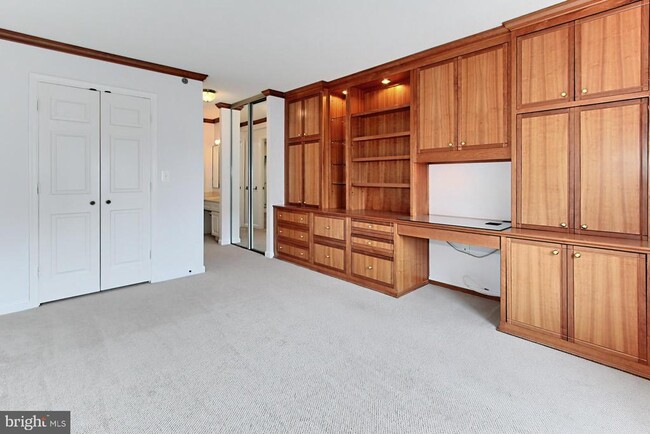 Building Photo - 2121 Jamieson Ave