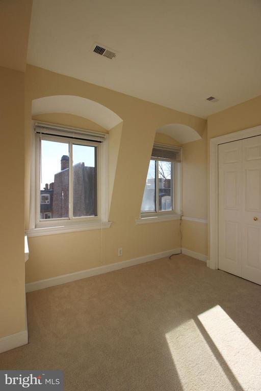 Building Photo - 1224 Eton Ct NW