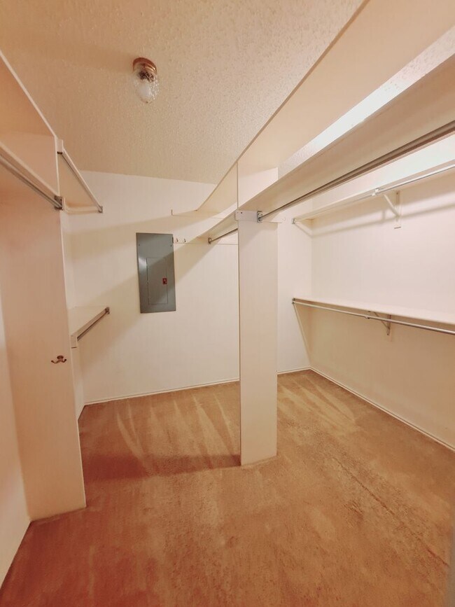 Building Photo - Amazing 3/2/2 in Bent Tree West Available ...