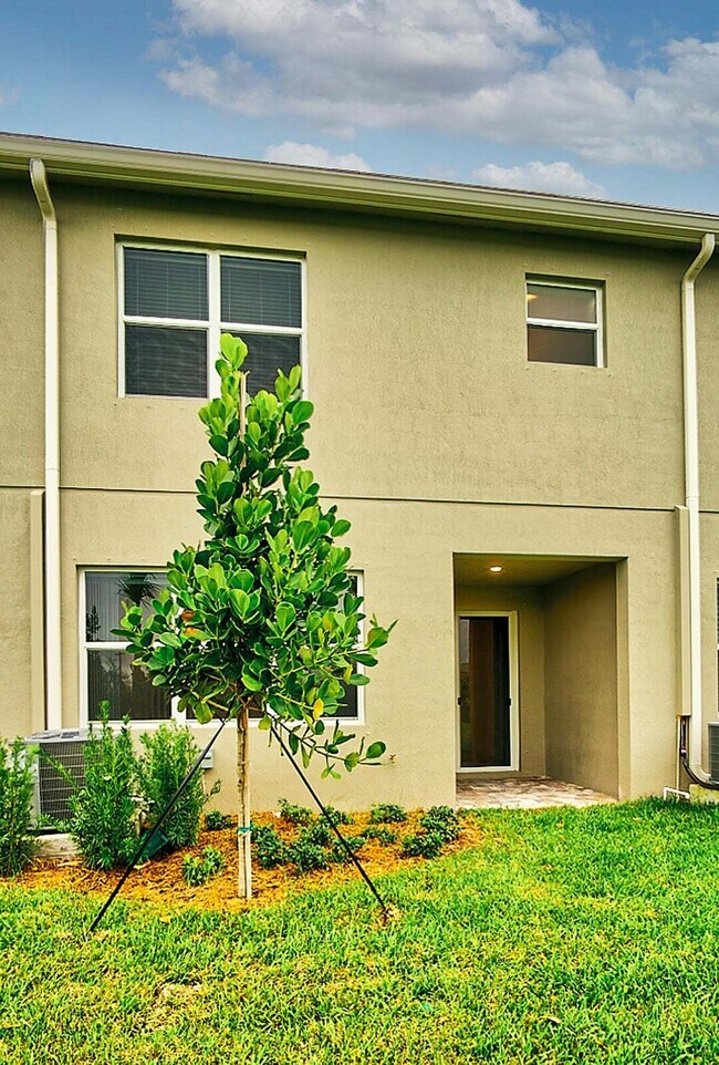 Building Photo - 8554 Via Mar Rosso