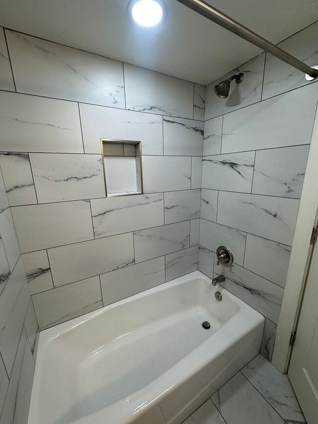 Building Photo - Modern 4-Bedroom South Ogden Home with 2 K...