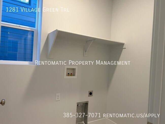 Building Photo - 1281 Vlg Grn Trl