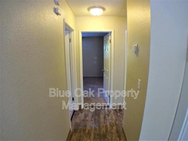 Building Photo - 346 Hickory St