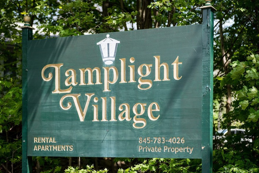 Building Photo - Lamplight Village Apartments