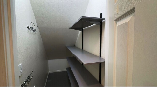 Building Photo - Move in Special! 2 Weeks free!  Home for R...
