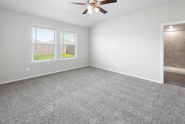 Building Photo - 2517 River Wy Dr