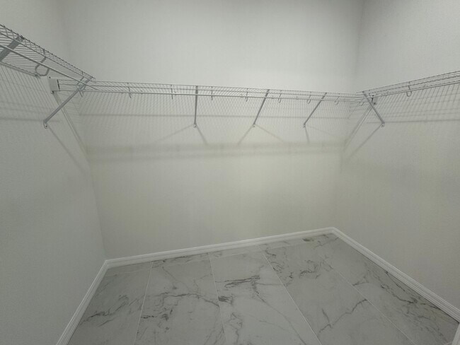 Building Photo - 247 Debary Dr