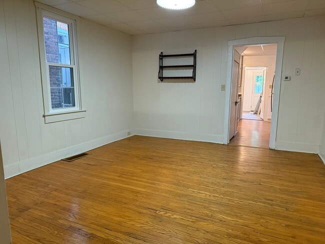 Building Photo - 3 Bedroom, 2 Bath Home in Manheim - Fenced...