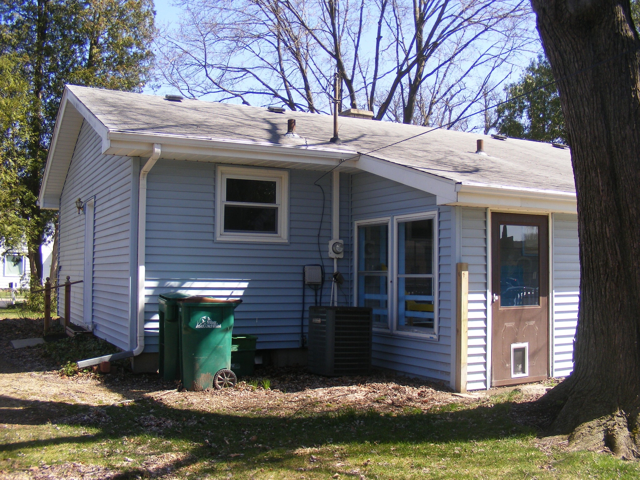 Building Photo - 5810 Milwaukee St