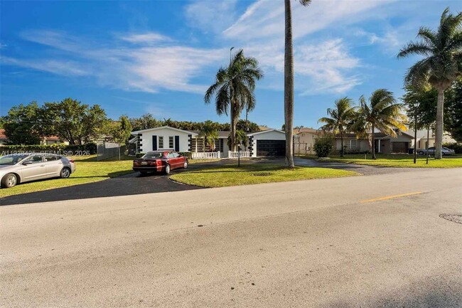 Building Photo - 860 NW 207th St