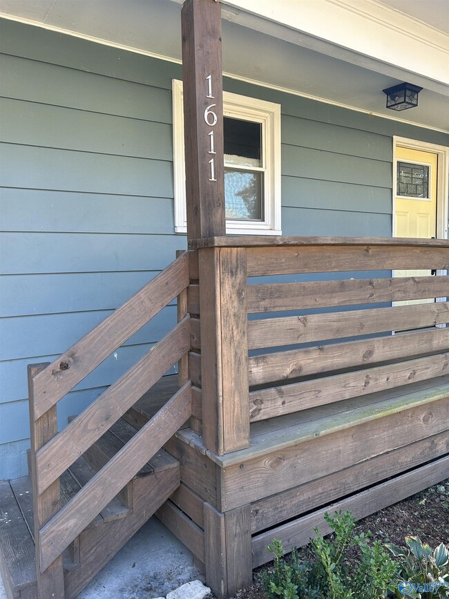 Building Photo - 1611 College St SE