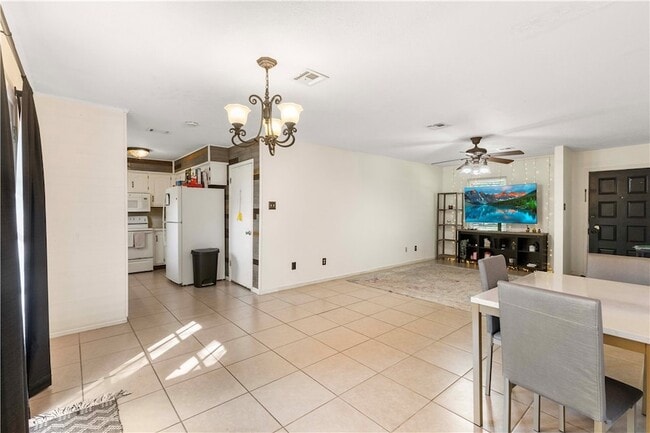 Building Photo - 2502 Waterwood Ln