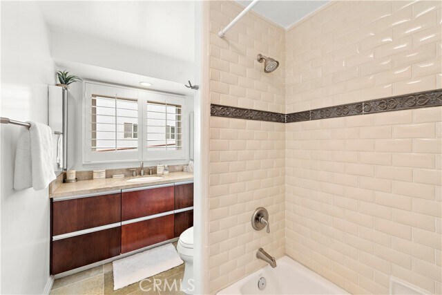 Building Photo - 462 Cliff Dr