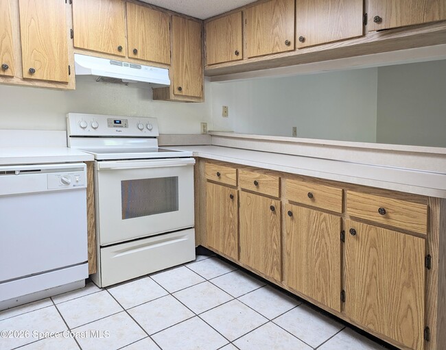 Building Photo - 1600 Sunny Brook Ln