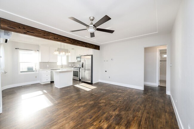 Building Photo - 3139 Nimitz Blvd, San Diego, CA 92106