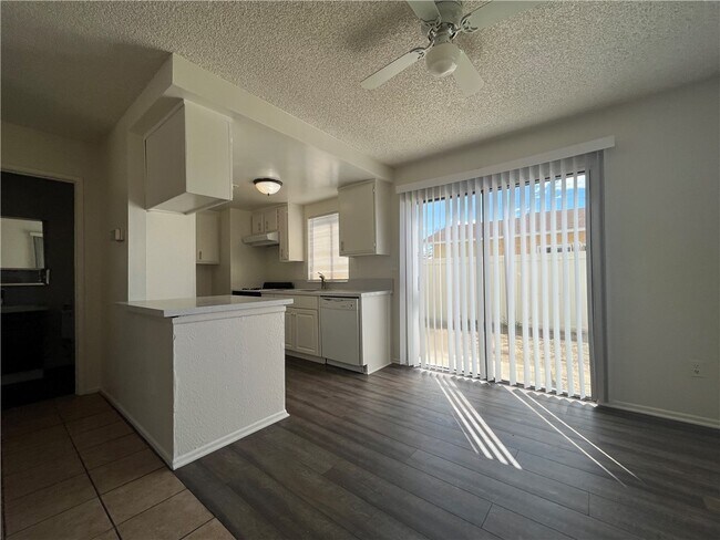 Building Photo - 890 S Hamilton Blvd