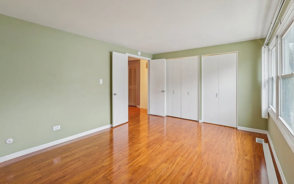 Master Bathroom - 1945 Hancock Dr