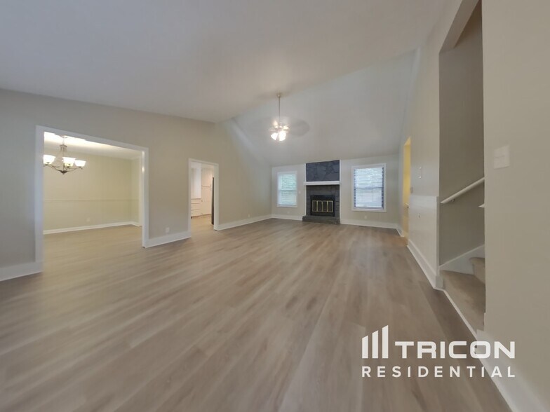 Building Photo - 3720 Pine Brook Dr