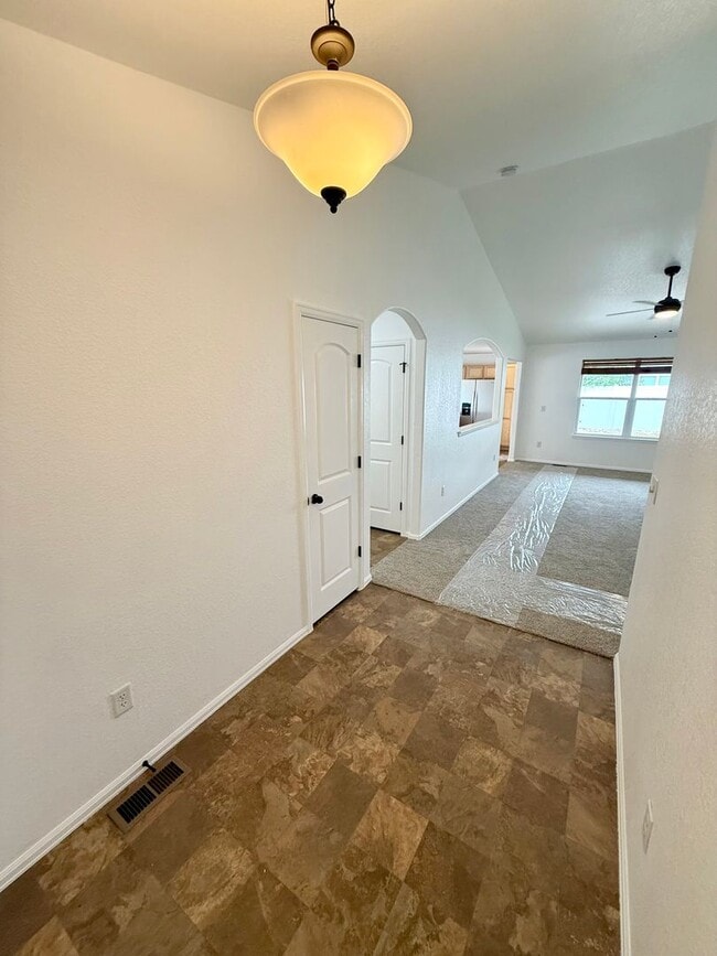 Building Photo - 7545 Back Stretch Dr