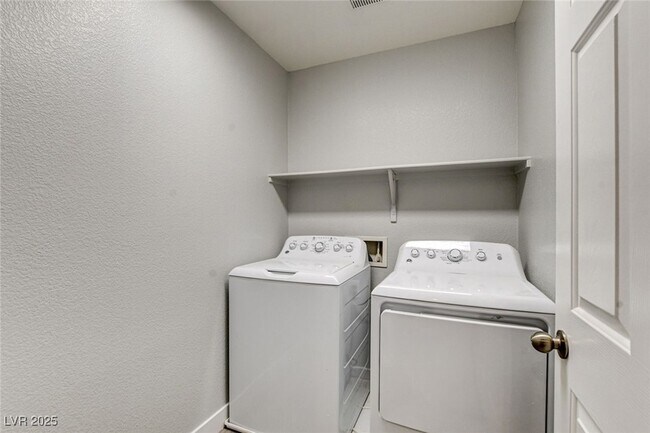 Building Photo - 9060 Candyland Ave