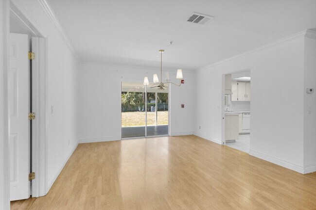 Building Photo - 8888 SE Colony St