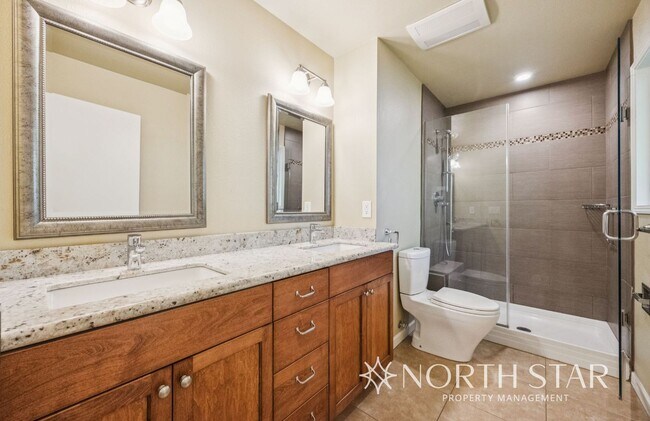 Building Photo - Beautiful Lake Oswego Ranch Home in Red Fo...