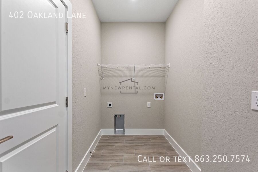 Building Photo - 402 Oakland Ln