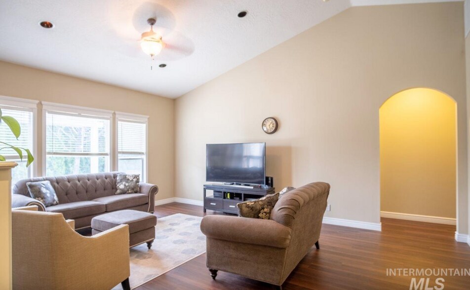 Building Photo - 218 S Parkinson Pl