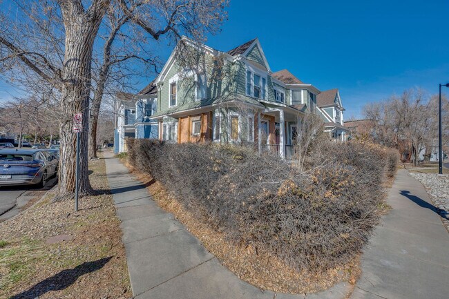 Building Photo - 2503 Broadway-SI ID1546185P
