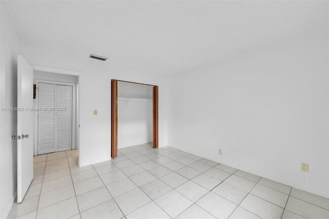 Building Photo - 1451 NW 19th St