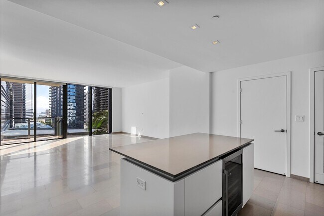 Building Photo - 88 SW 7th St